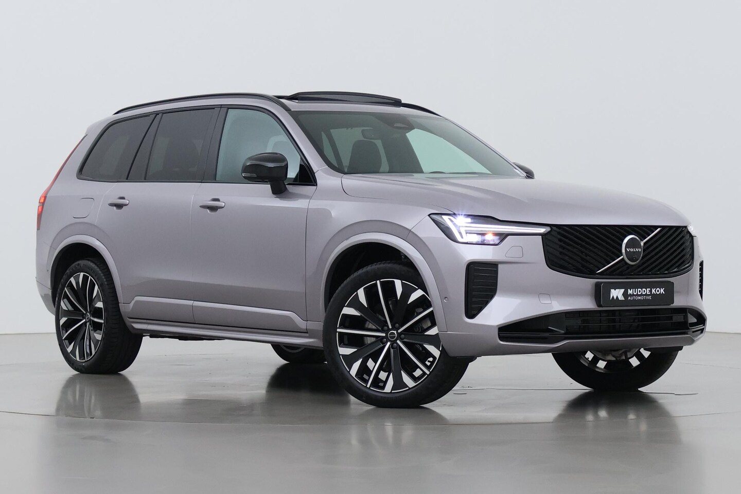 Volvo XC90 - T8 Ultra Dark | MY27 | Harman/Kardon | Panoramadak | Head-Up | Trekhaak | 360° Camera | Pi - AutoWereld.nl