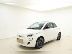 Fiat 500e - La Prima 42 kWh | Glazen dak | Cruise control | Camera | Elektrisch verstelbare spiegels