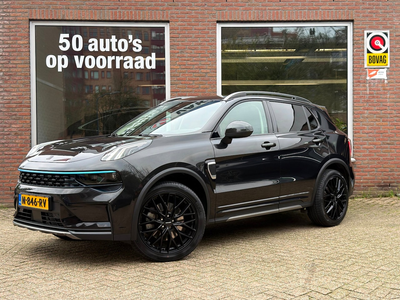 Lynk & Co 01 - 1.5 | Trekhaak | Panorama | Navi | Cruise | Carplay | Zwart | Camera - AutoWereld.nl