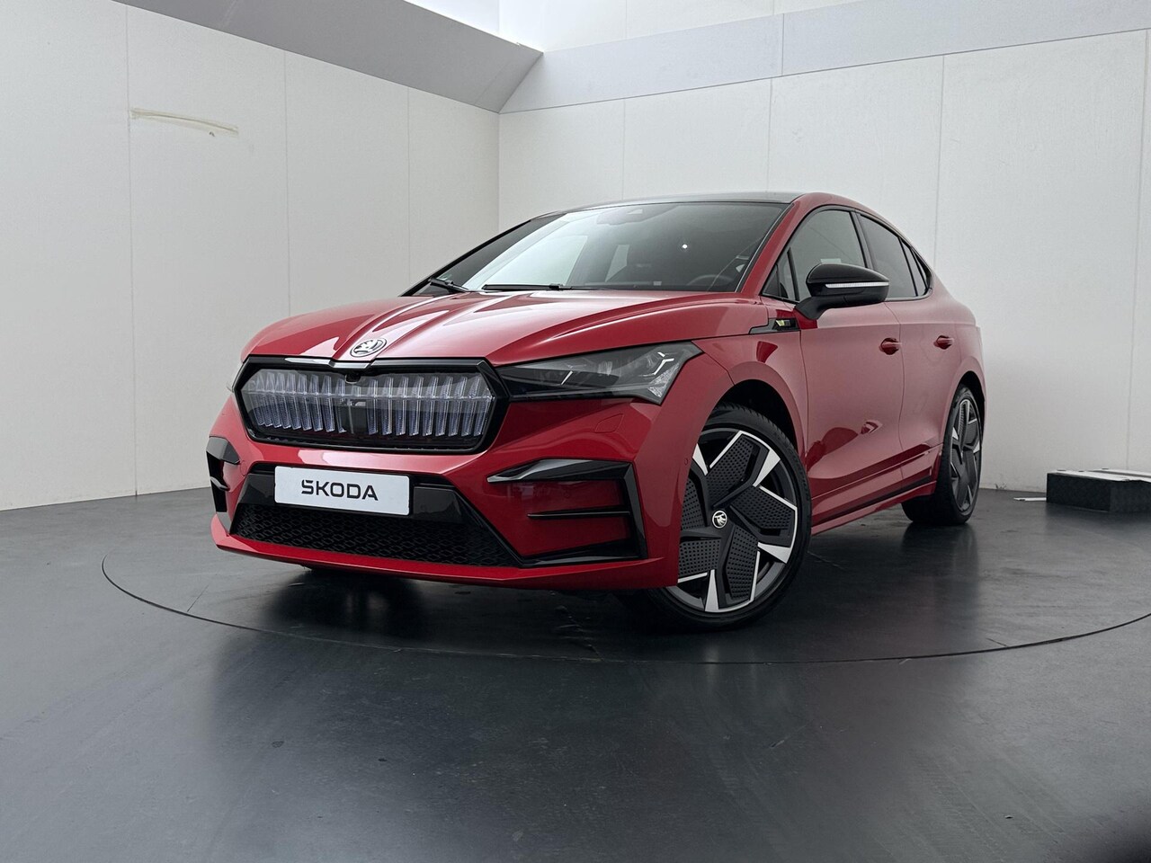 Skoda Enyaq Coupé iV - 80 RS | 299 PK | SoH 92% | Adaptive Cruise Control | Achteruitrijcamera | Panoramadak | Ma - AutoWereld.nl