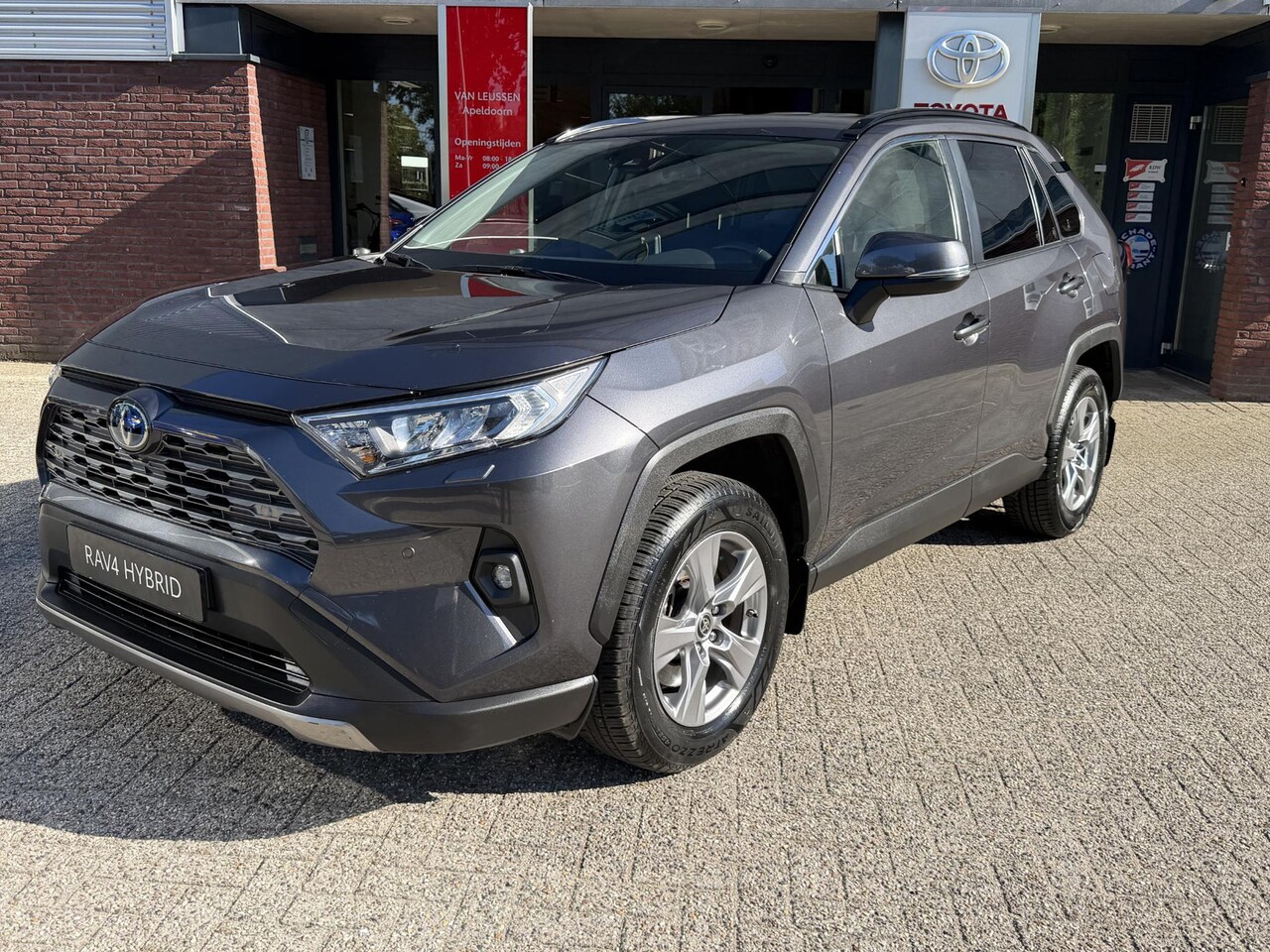 Toyota RAV4 - 2.5 Hybrid AWD Dynamic 4S-BANDEN EL-SPIEGELS CAMERA PARK-SENSOREN APPLE/ANDOID STOELVERW C - AutoWereld.nl