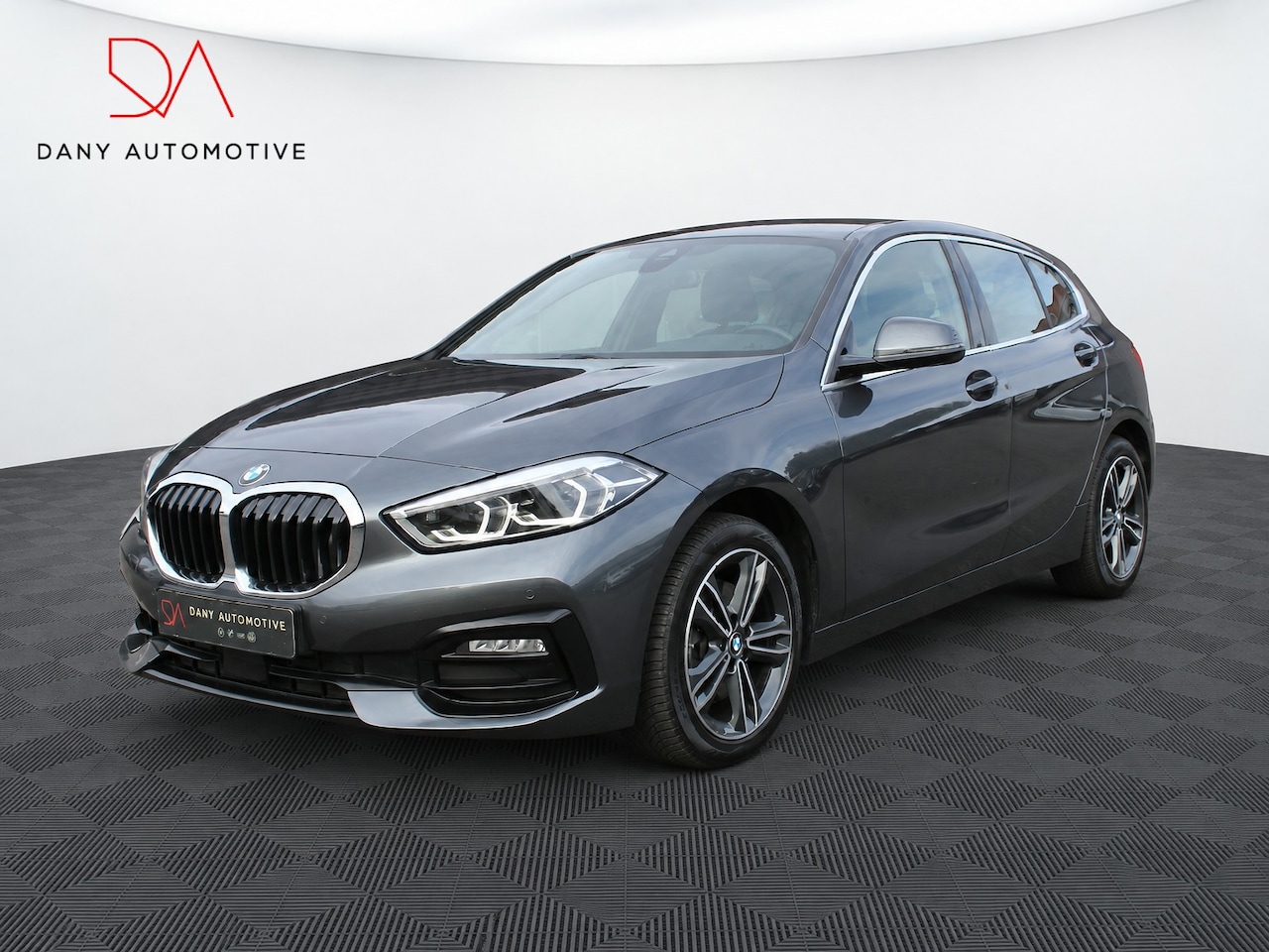 BMW 1-serie - 118i CARPLAY I VIRTUAL I SFEERVERL. I CRUISE I LED I ST+STUUR VERWR. I PDC V+A I - AutoWereld.nl
