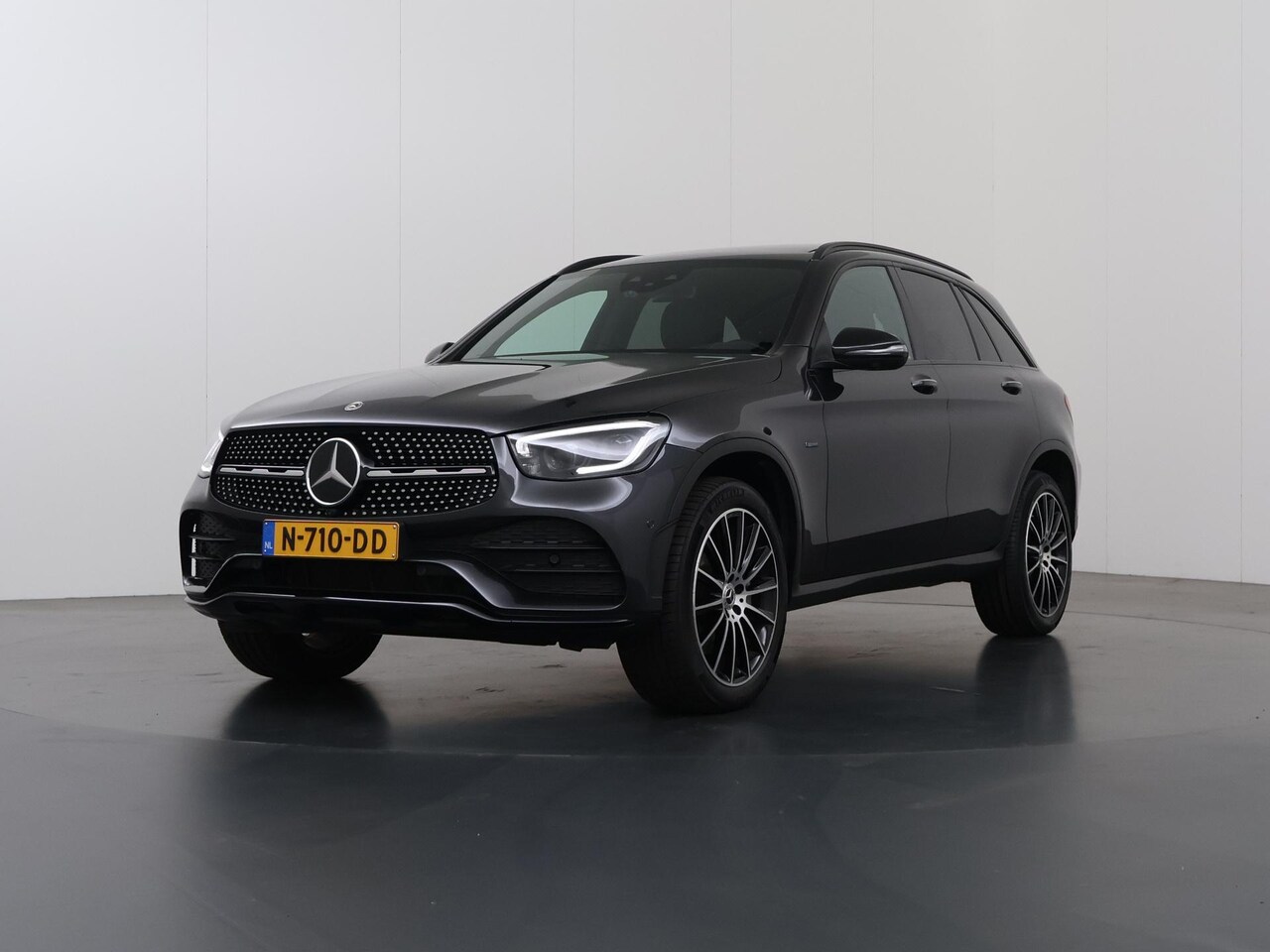 Mercedes-Benz GLC-klasse - 300e 4MATIC Business Solution AMG | Night | Panoramadak | Trekhaak | Rijassistentiepakket - AutoWereld.nl