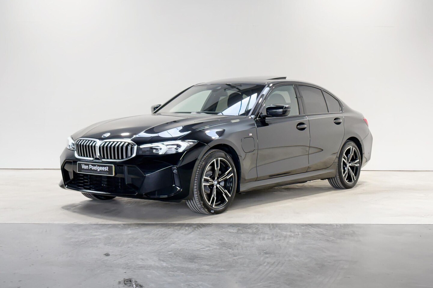 BMW 3-serie - Sedan 330e M Sportpakket | M Sport | Comfort Pack - AutoWereld.nl