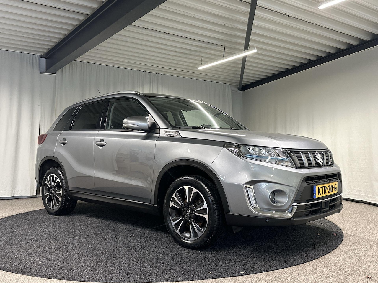 Suzuki Vitara - 1.4 Boosterjet Style Smart Hybrid Navi | Pano | Camera - AutoWereld.nl
