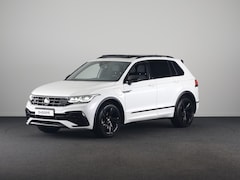 Volkswagen Tiguan - 1.4 TSI eHybrid R-Line Business 245 pk Automaat (DSG) | Navigatie | Panoramadak | Parkeers
