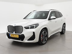 BMW iX1 - eDrive20 67 kWh M-SPORT *46 KM NIEUW* + PANORAMA | PREMIUM | 19 INCH | M-REMMEN