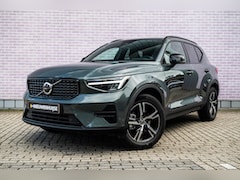Volvo XC40 - 2.0 B4 Plus Dark | Trekhaak | Harman Kardon Audio | Achteruitrijcamera | Parkeersensoren |