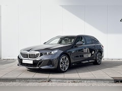 BMW i5 Touring - xDrive40 M-Sport Driving Assistant Professional / Glazenpanoramadak / Stoel Verwarming Voo