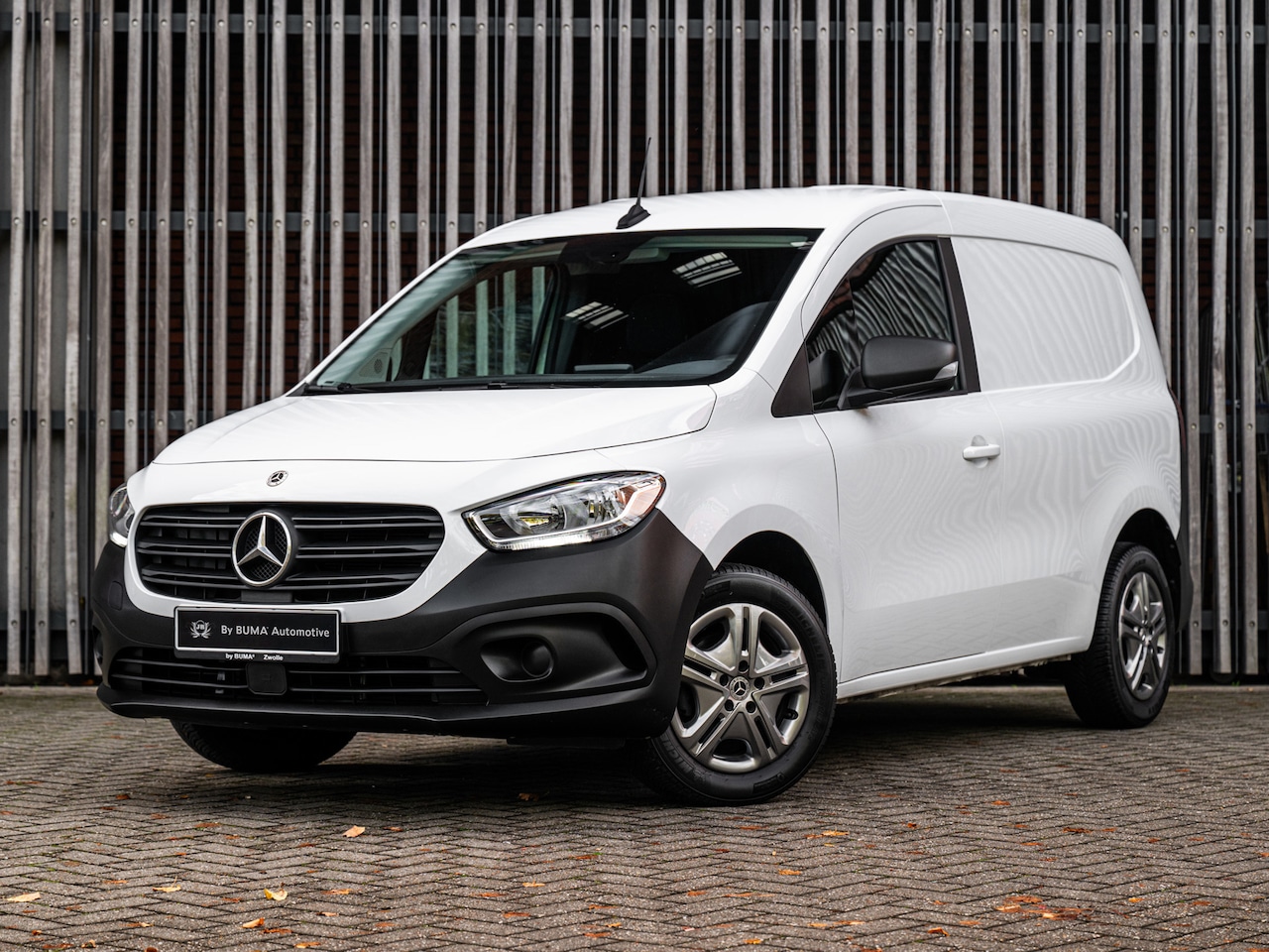 Mercedes-Benz Citan - 110 102pk Benzine L1 Pro |Navi|CruiseControl|Airco|Stoelverwarming|Camera|Carplay| - AutoWereld.nl