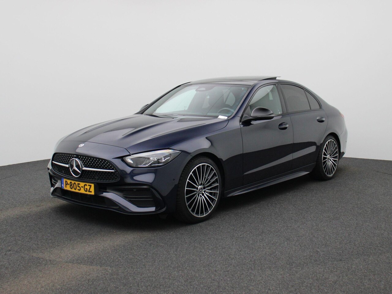 Mercedes-Benz C-klasse - 180 AMG Line | Automaat | Panoramadak | Apple Carplay / Android Auto | Trekhaak | Virtual - AutoWereld.nl