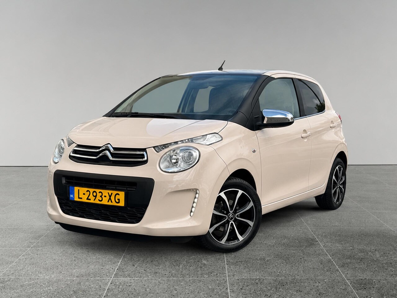 Citroën C1 - 5-deurs Shine 1.0 VTi 72pk | APPLE CARPLAY / ANDROID AUTO | CAMERA | AIRCO | LM-VELGEN | A - AutoWereld.nl