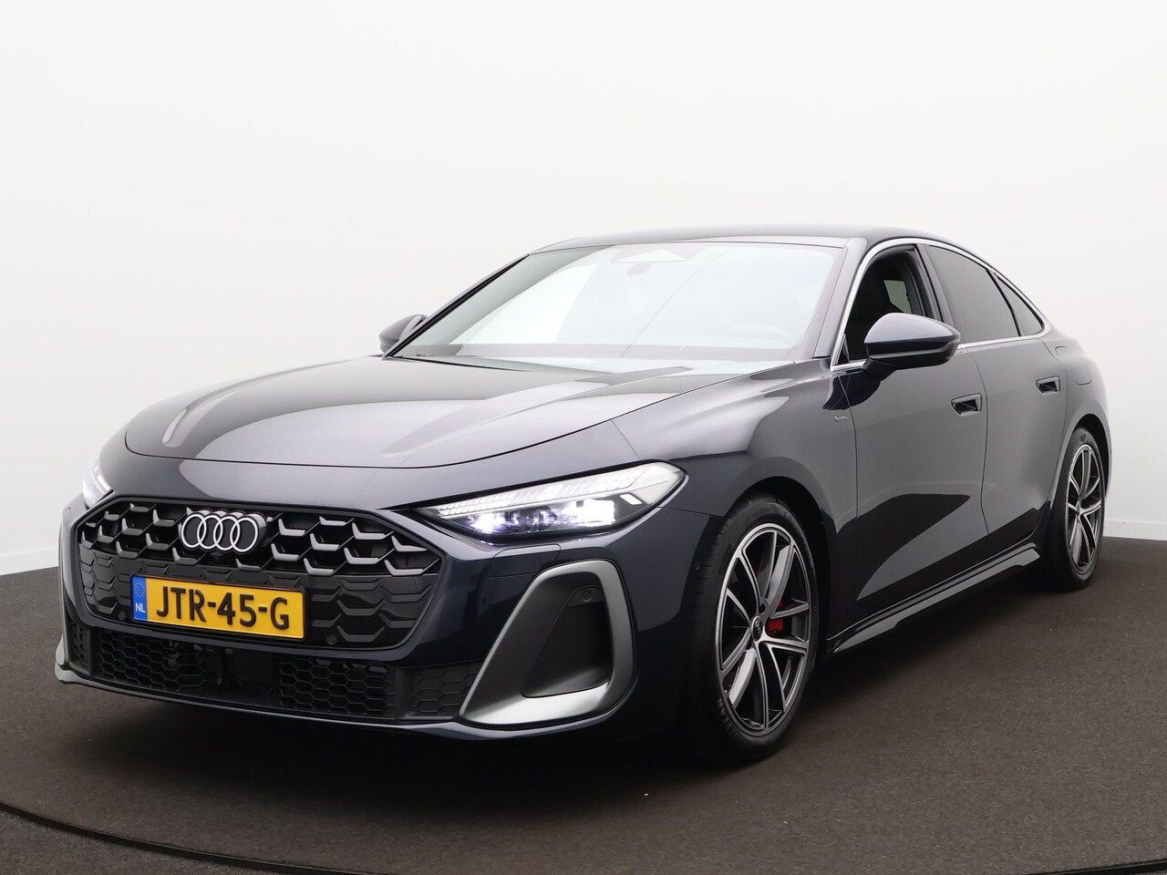 Audi A5 Limousine - 2.0 e-hybrid 299 pk Quattro S Edition | S Line | head-up display | matrix LED | 19" - AutoWereld.nl