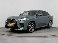 BMW iX2 - eDrive20 67 kWh | TREKHAAK | 360 CAMERA | MEMORY STOELEN | HARMAN KARDON | ELEK.KOFFERBAK