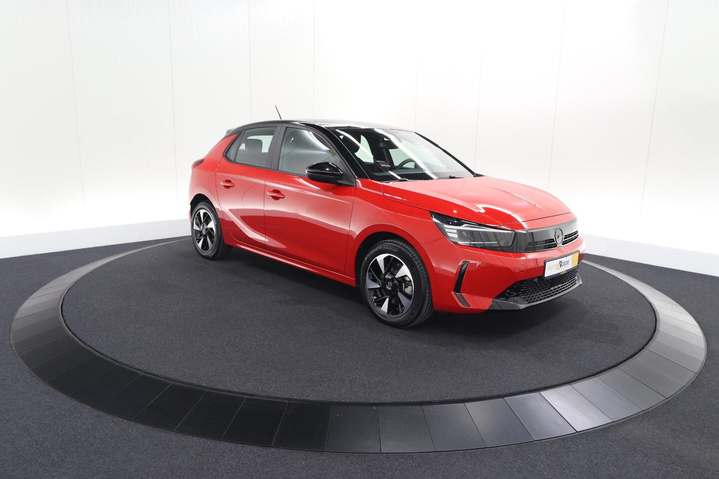 Opel Corsa Electric - Yes 50 kWh | 11 KW Lader | SOH 99,3% | Apple Carplay | Parkeersensoren - AutoWereld.nl