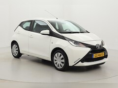 Toyota Aygo - 1.0 VVT-i x-play | Airco | Camera | Bluetooth | Elektrische ramen voor