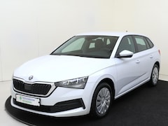 Skoda Scala - 1.0 TSI Active | Snelheidsbegrenzer | Lane assist | Front assist | Airco | Carplay | DAB+