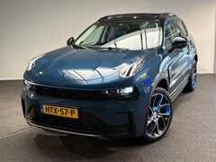 Lynk & Co 01 - 1.5 | Panoramadak | 360 Camera | Stoelverwarming | Trekhaak |