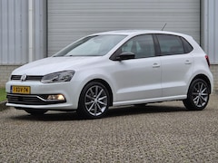 Volkswagen Polo - 1.2 TSI First Edition / Cruise Control / Airco / Sensoren Voor en Achter / Navigatie / Blu