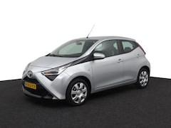 Toyota Aygo - 1.0 VVT-i x-play | Groot scherm multimedia | Airco | Parkeercamera |