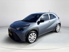 Toyota Aygo X - Hybrid 115 play | Apple CarPlay/Android auto | Achteruitrijcamera