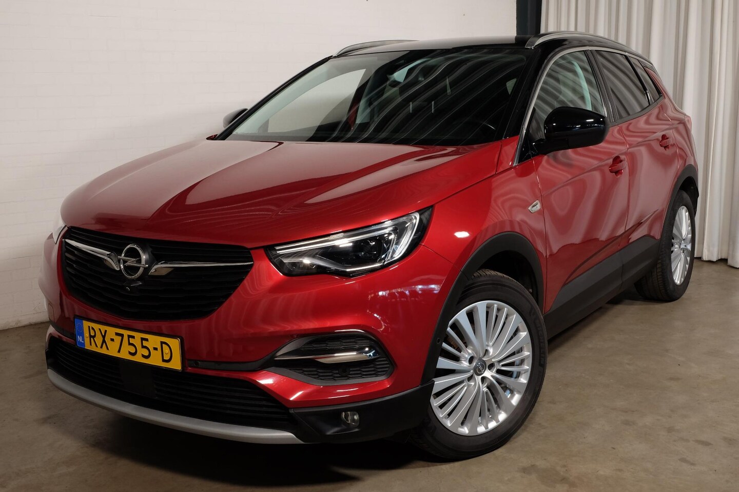 Opel Grandland X - 1.2 Turbo Business Executive 1e eigen 360 cam - AutoWereld.nl