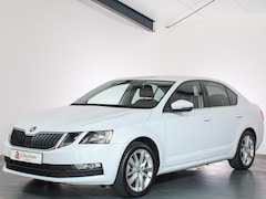 Skoda Octavia - 1.4 TSI 150PK Greentech Clever Edition Trekhaak, Stoelverwarming, Half leder, Apple Carpla