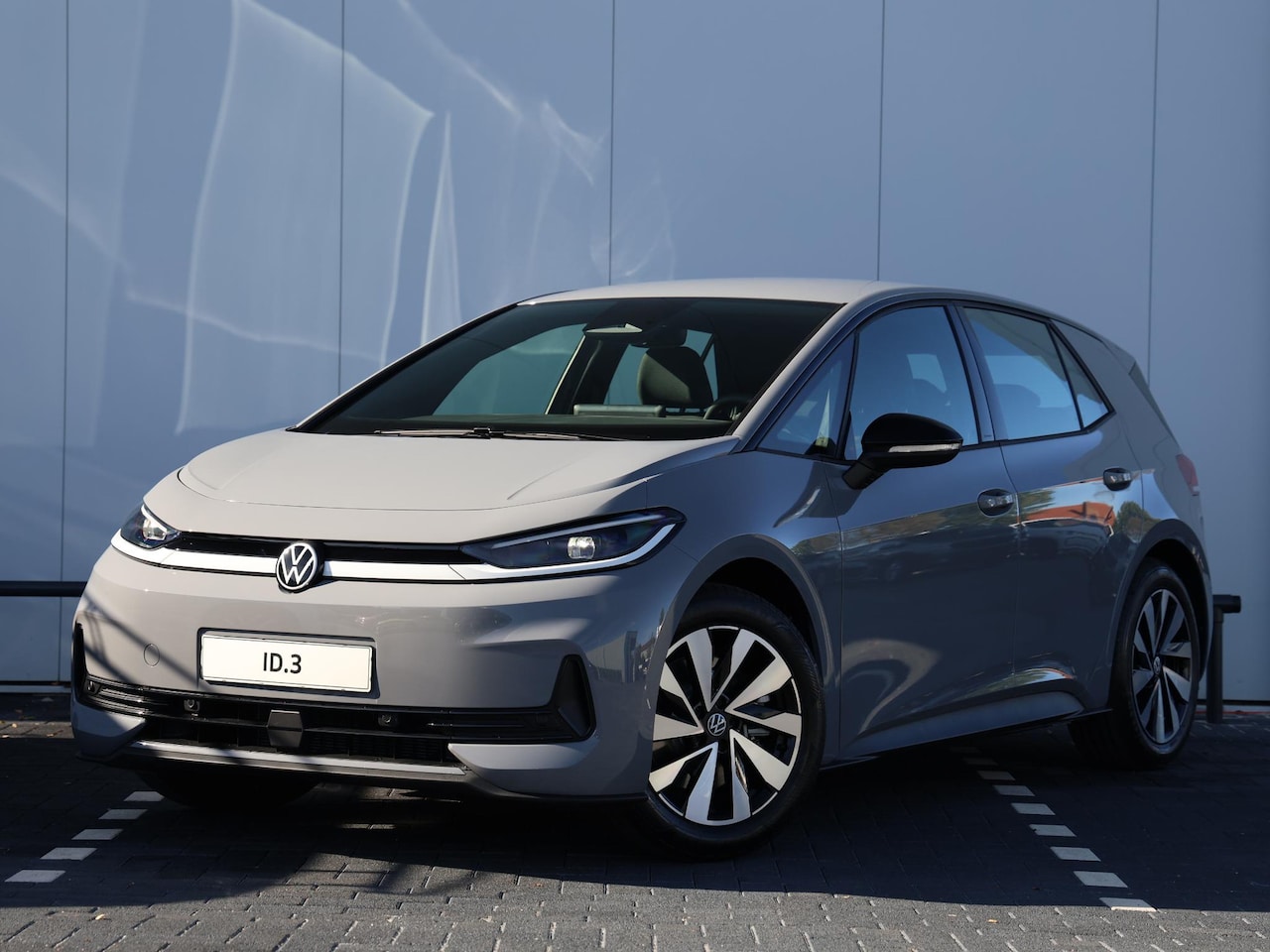 Volkswagen ID.3 - Trend 50 kWh 170 PK | App-Connect | Climatronic | 18" velgen | Stoel-stuur verwarming | - AutoWereld.nl