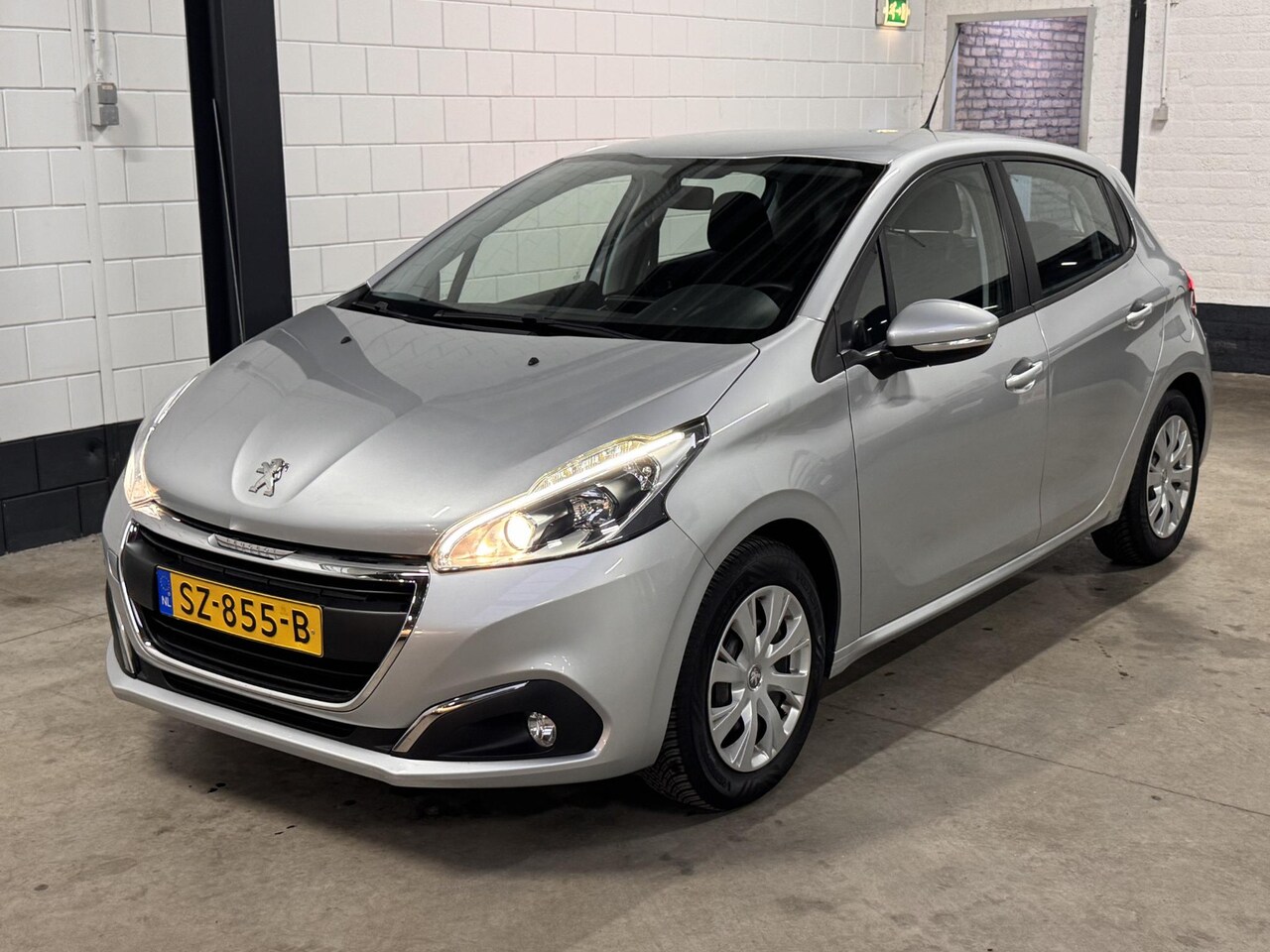 Peugeot 208 - 1.2 PureTech Blue Lease 1.2 PureTech Blue Lease - AutoWereld.nl