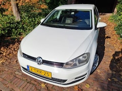 Volkswagen Golf - 1.6 TDI Highline BMT 5-Drs Navi/Park Assist