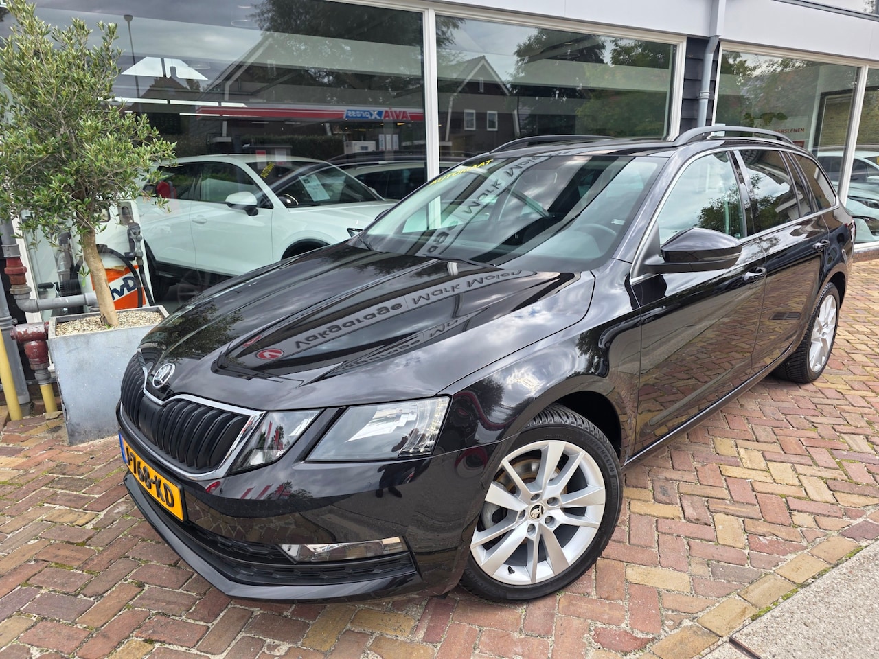 Skoda Octavia Combi - 1.5 TSI Greentech Business Edition 1.5 TSI Greentech Business Edition,automaat,lage km - AutoWereld.nl