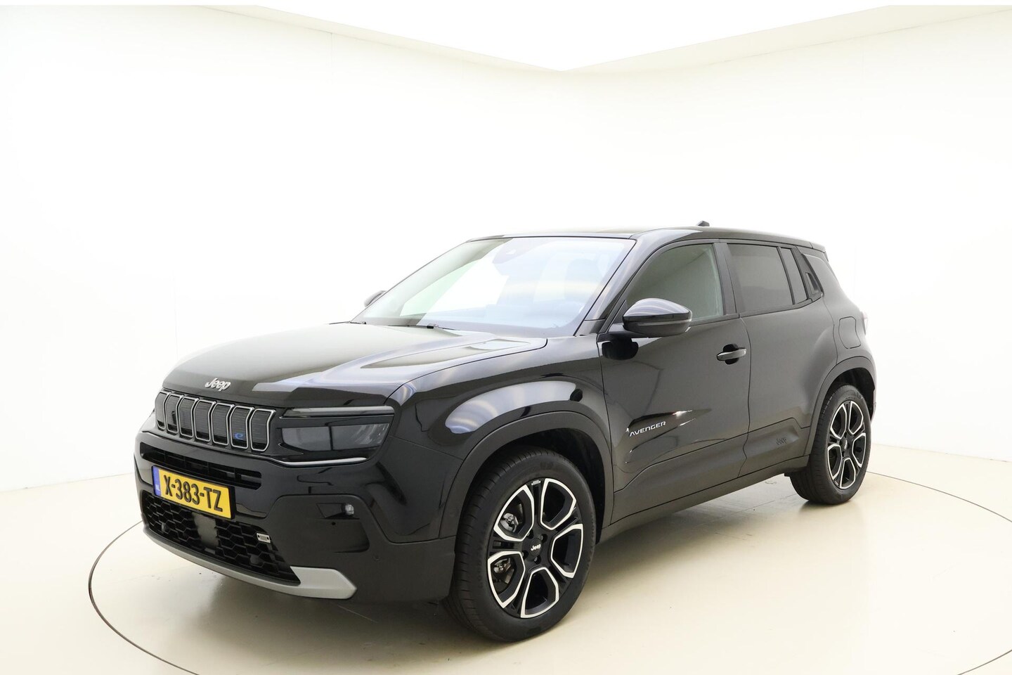 Jeep Avenger - Altitude 54 kWh | Adaptive Cruise control | Climate control | Camera | 18" Lichtmetalen ve - AutoWereld.nl