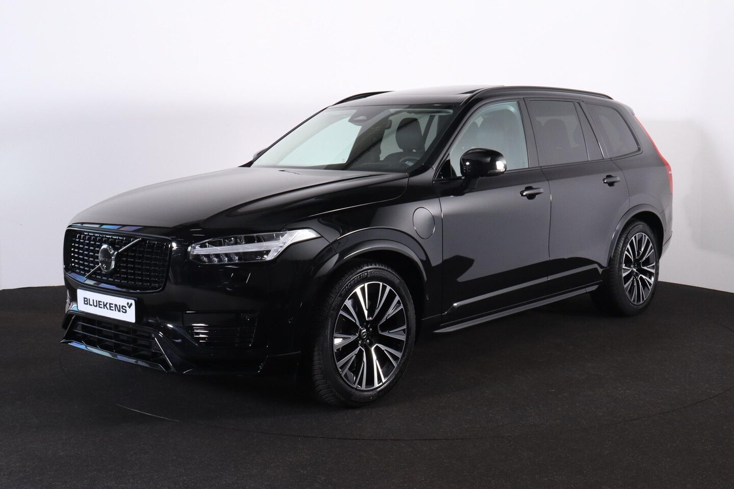 Volvo XC90 - T8 Recharge AWD Ultimate Dark - Luchtvering - Panorama/schuifdak - IntelliSafe Assist & Su - AutoWereld.nl