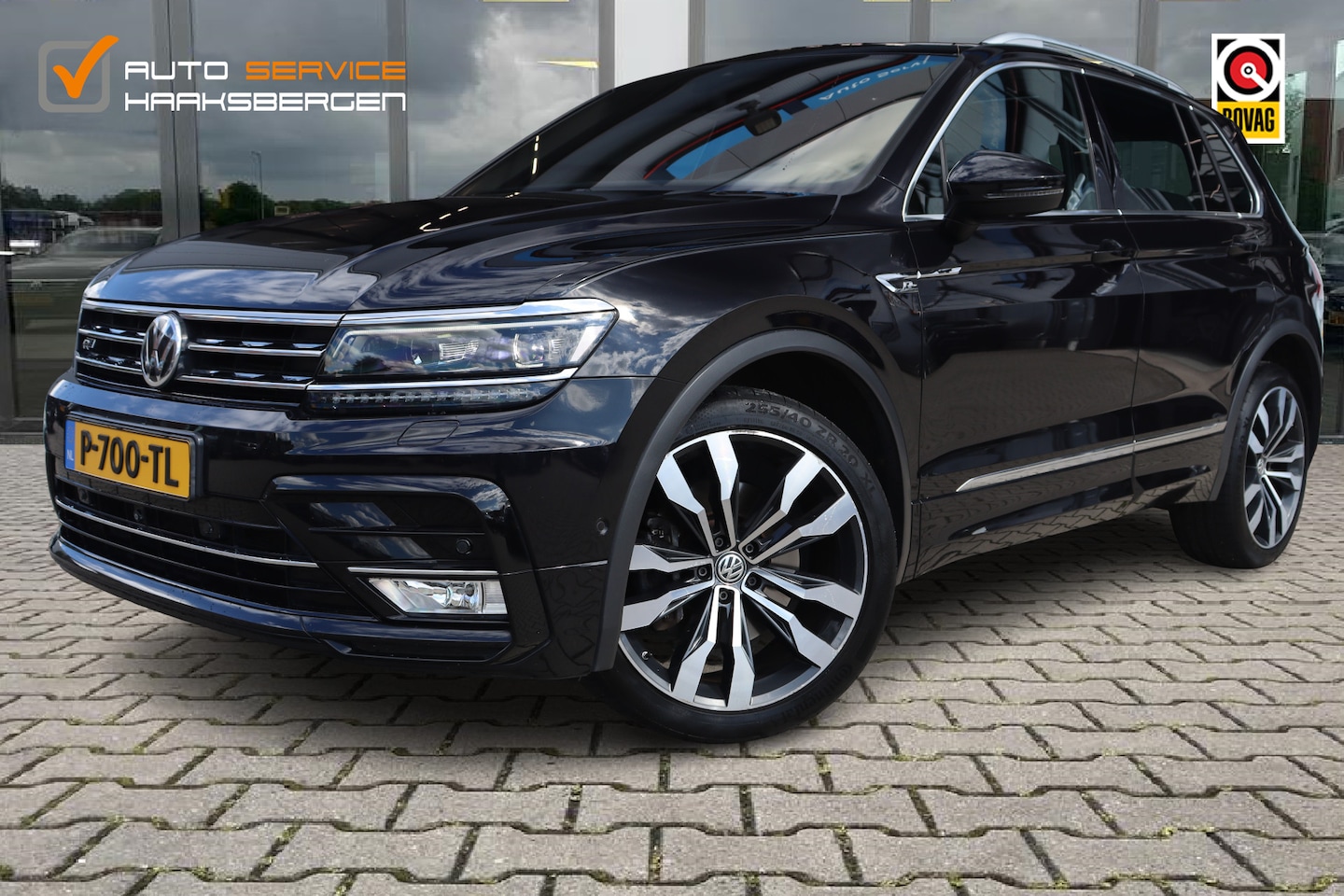 Volkswagen Tiguan - 2.0 TSI 4Motion R-Line | Pano | Leder | Trekhaak | 360 Camera | - AutoWereld.nl
