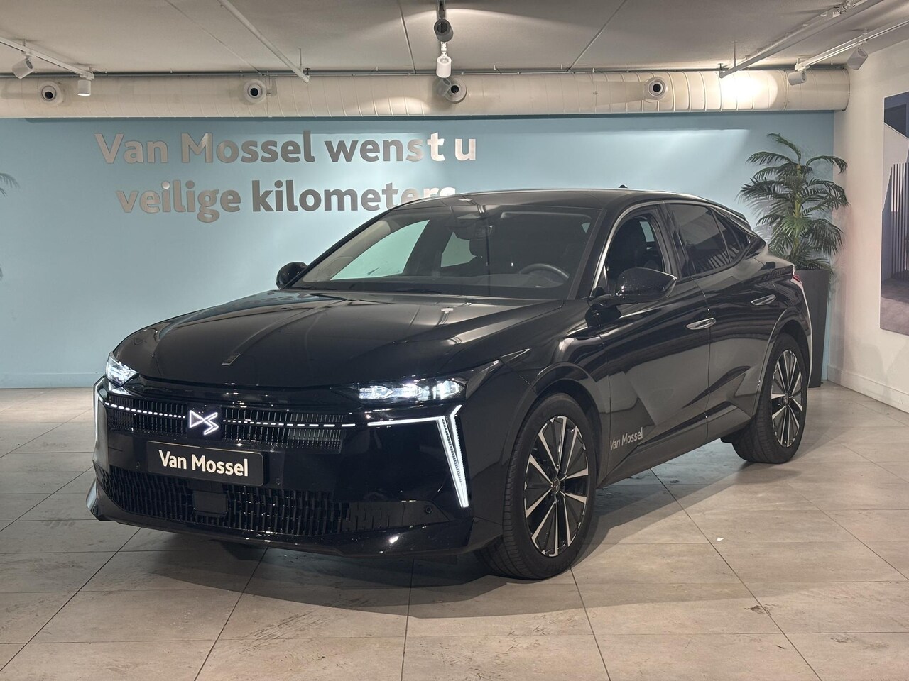 DS No 4 - E-Tense Etoile 58.3 kWh | DEMO | Electrische stoelen | Head up Display| Alcantara | 360 V - AutoWereld.nl
