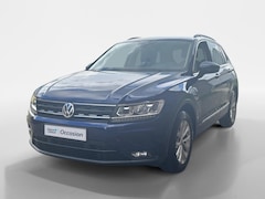 Volkswagen Tiguan - 1.5 TSI ACT Comfortline Business | Trekhaak | Achteruitrijcamera | Climate control | ACC