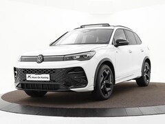 Volkswagen Tiguan - 1.5eTSI/150PK R-Line Blackstyle DSG · Panoramadak · Trekhaak · Apple/Android Car Play · Ca