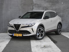 Alfa Romeo Junior - Elettrica Speciale 54 kWh 156pk Automaat DODE HOEK | 18''LM | ADAPT. CC | CAMERA | STOELVE