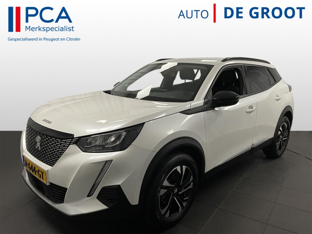 Peugeot 2008 - ALLURE 100pk Navi 3D +Carplay | Camera | Half leder - AutoWereld.nl