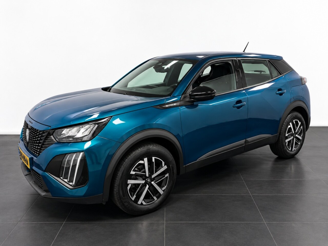 Peugeot 2008 - STYLE 100pk Airco | Mirrorlink Navi | Cruise - AutoWereld.nl