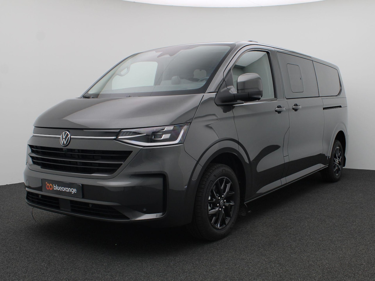 Volkswagen Transporter Caravelle - 2.5 L2H1 eHybrid Style 233PK Aut. incl. BTW en BPM, Leder, 360gr. Camera, Navi, Side Assis - AutoWereld.nl