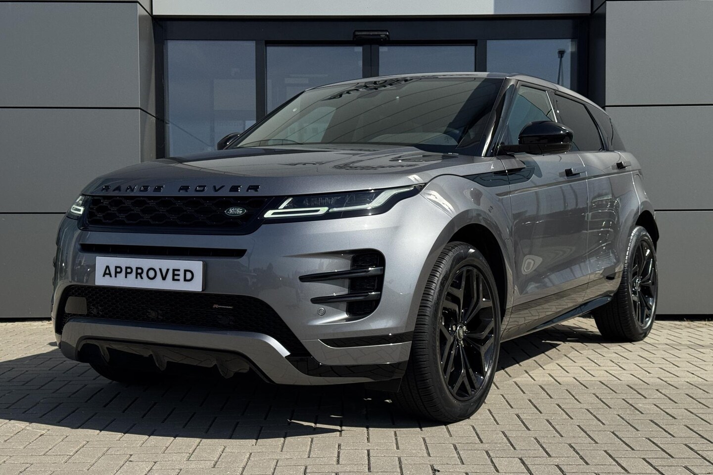 Land Rover Range Rover Evoque - P300e R-Dynamic SE l Schuifdak l 20" Gloss Black l Black Pack l - AutoWereld.nl
