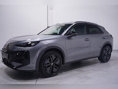 Volkswagen T-Roc - 1.5 eTsi R-Line First Edition IQ.light Apple Carplay Black style Stoel-/stuur verwarming 1