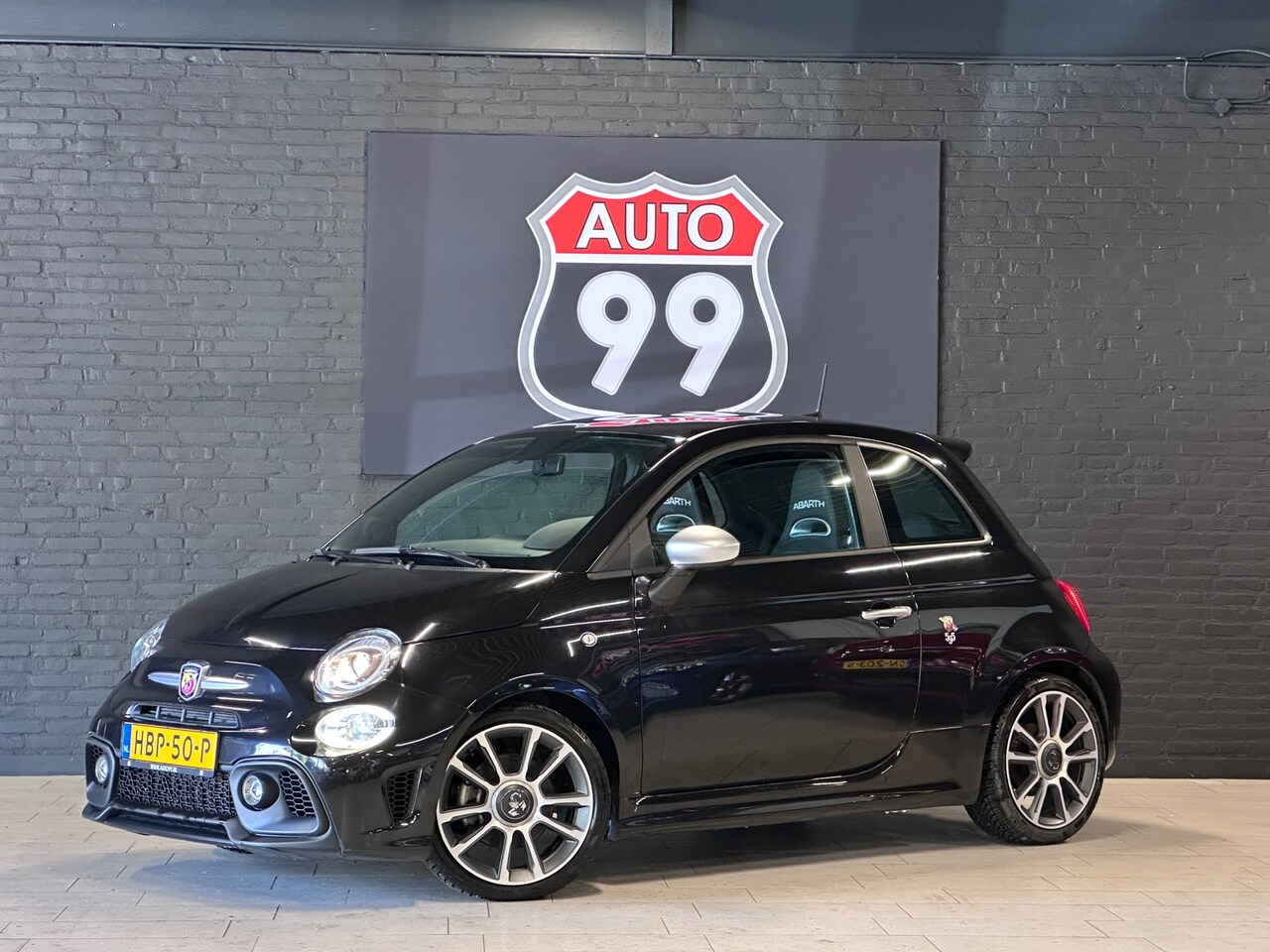 Abarth 595 - 1.4 T-Jet Abarth Turismo LEDER / CLIMA / NAVI - AutoWereld.nl
