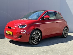 Fiat 500e - La Prima 42 kWh / SOH 93% / Apple Carplay/Android Auto / Achteruitrijcamera / Adaptieve Cr