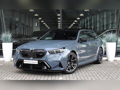 BMW 5-serie Touring - M5 Automaat / M Drive Professional / Trekhaak / Bowers & Wilkins / M Multifunctionele Stoe