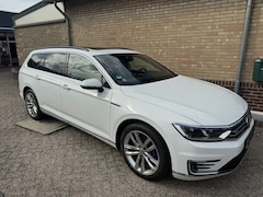 Volkswagen Passat Variant - 1.4 TSI GTE Highline / Panoramadak / Leder / Trekhaak