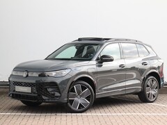 Volkswagen Tiguan - 1.5 eHybrid R-Line Edition | Trekhaak | Stoel verwarming & Massage | 360 Camera | Stuurver