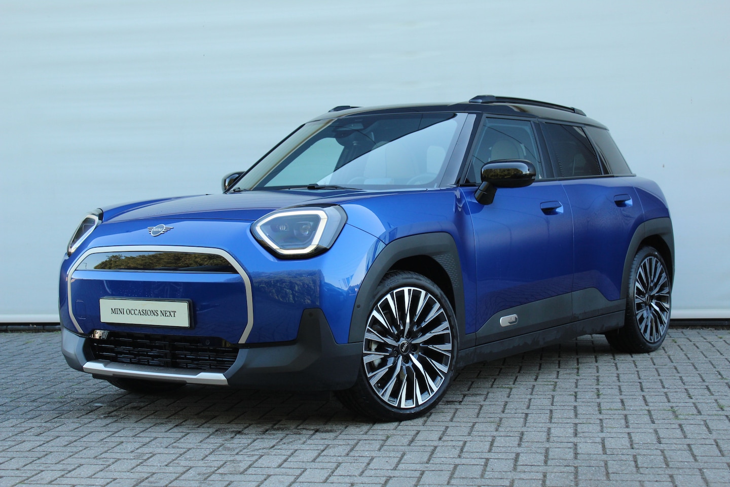 MINI Aceman - E / Favoured / Pakket M Panoramadak / 19" Eternal Spoke 2-tone / Comfort Acces / Head-Up D - AutoWereld.nl