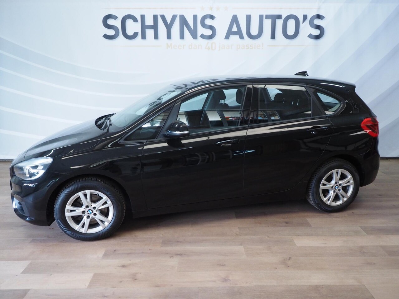 BMW 2-serie Active Tourer - 218i Essential Parkdistance Collisionsystem Trekhaak - AutoWereld.nl